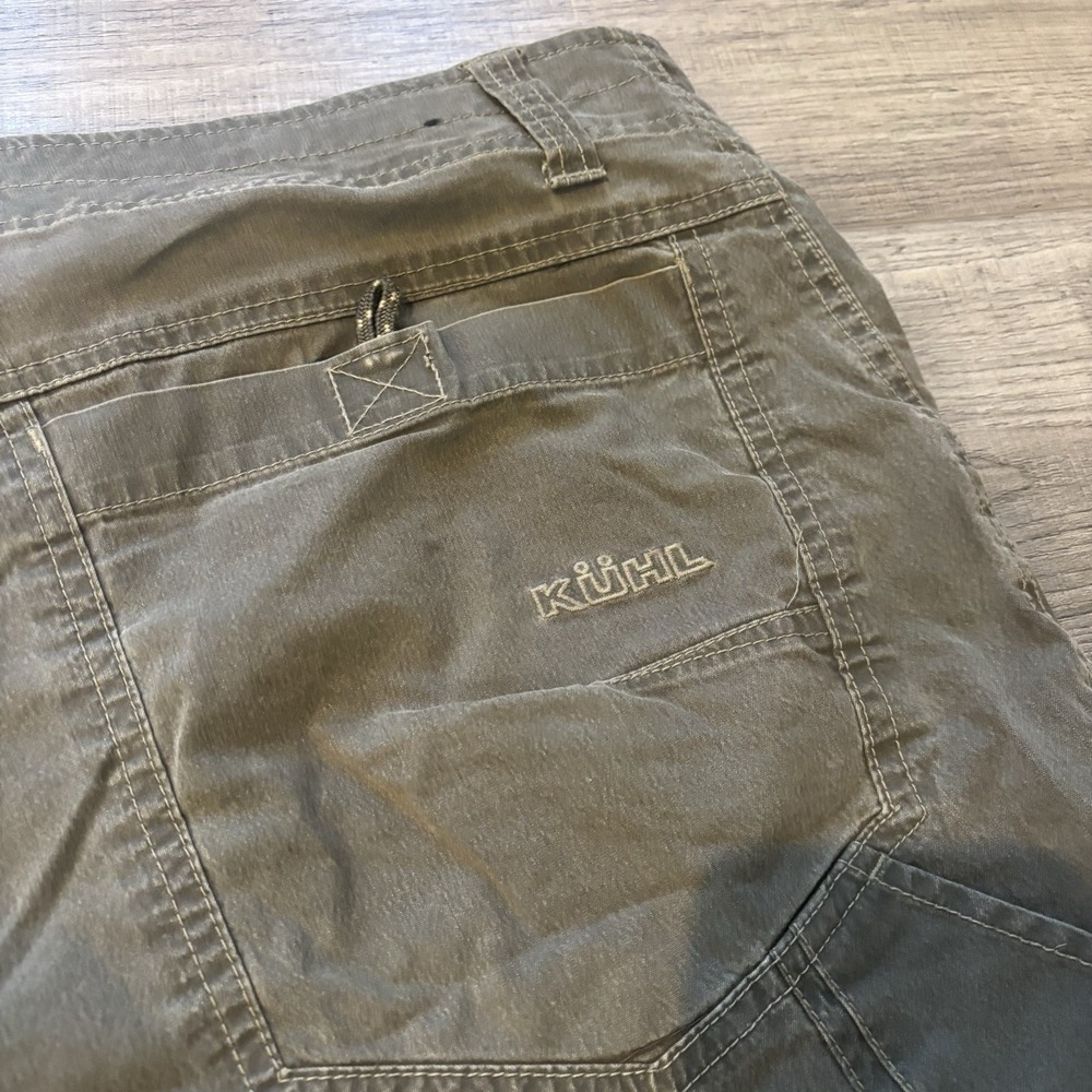Kuhl Men's Vintage Patina Dye Hiking Shorts Zip Cargo Pockets Size 36 Olive - Picture 7 of 9